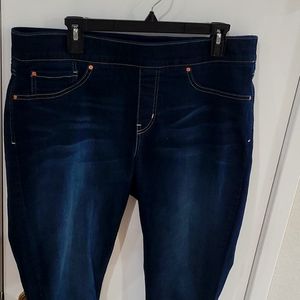 Super Cute Sz 18 Levi pull-on Jeans